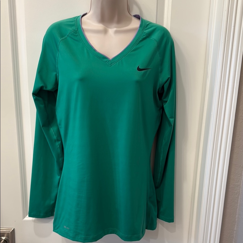 Nike Green Fitted Long Sleeve Tee